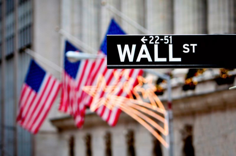 Οριακές μεταβολές στη Wall Street