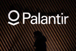 Bloomberg: Η Ευρώπη αντιμέτωπη με το δίλημμα της εξάρτησης από την αμερικανική τεχνολογία - Η περίπτωση της Palantir