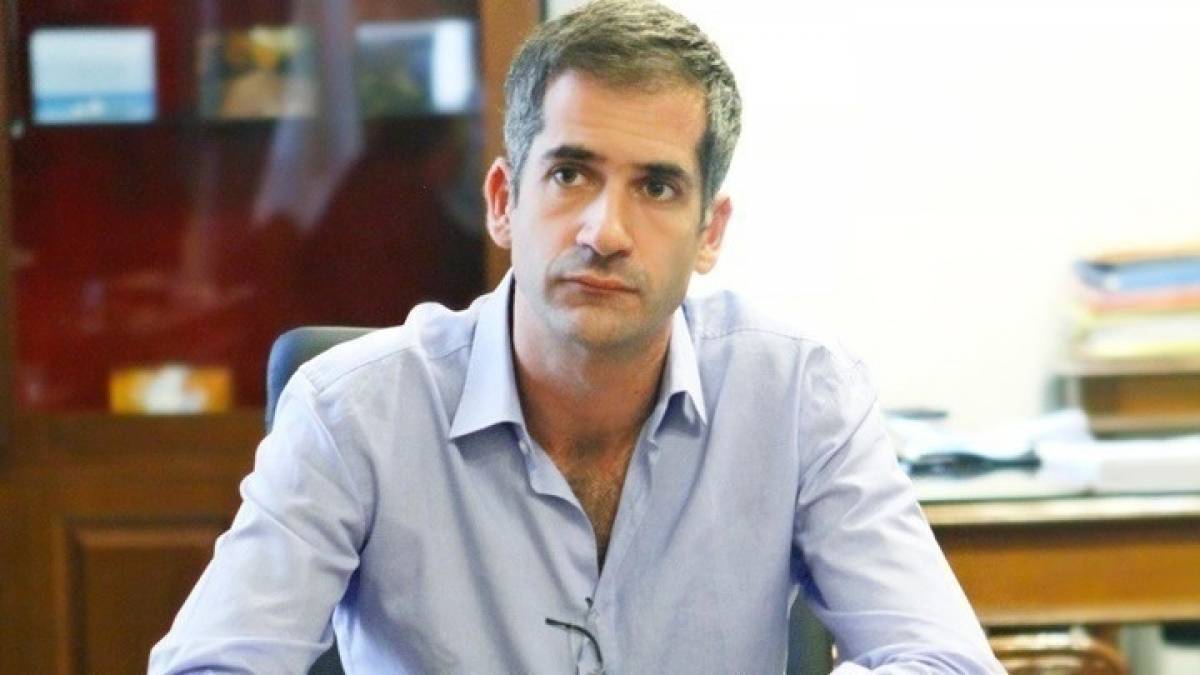 Μπακογιάννης: Δεν απειλείται καμία κατοικημένη περιοχή στην Εύβοια