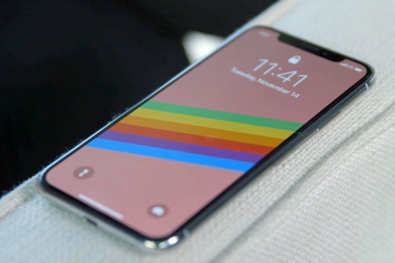 Apple: «Στα σκαριά» τρία νέα μοντέλα κινητών