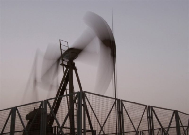 Νέες απώλειες για το πετρέλαιο, κάτω από τα 104 δολάρια/βαρέλι