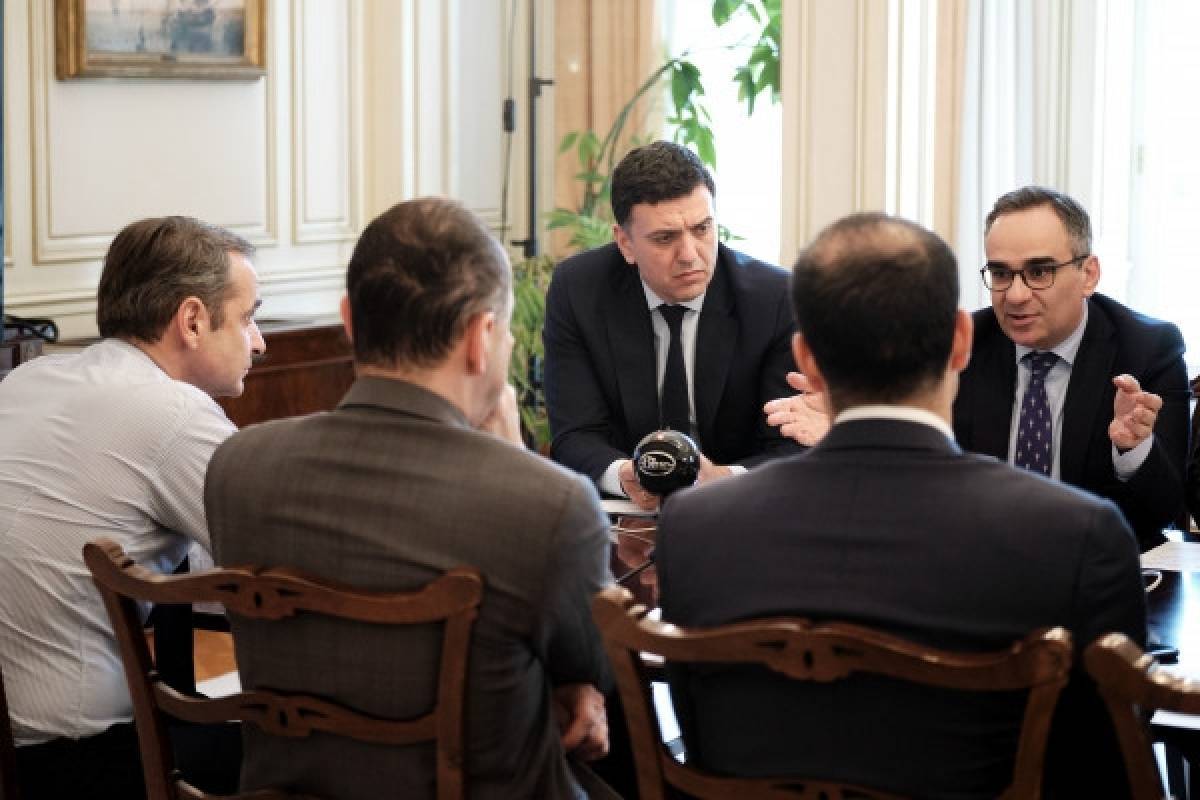 Κοροναϊός: Σχέδιο άμεσης δράσης σε 5 άξονες προωθεί η κυβέρνηση