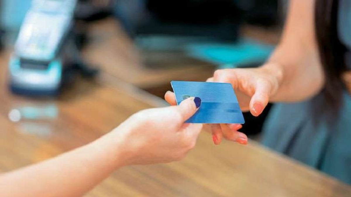 Ηλεκτρονικές αποδείξεις: Ποιοι κινδυνεύουν με έξτρα φόρο 22%