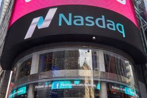 Wall Street: Νέο ιστορικό υψηλό για τον Nasdaq- «Καλπάζουν» χρυσός και πετρέλαιο