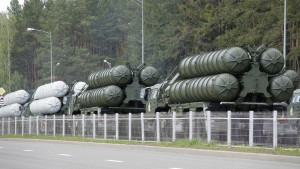 Η μάχη των εξοπλισμών: Γιατί οι S-400 έγιναν το κλειδί για τα F-35