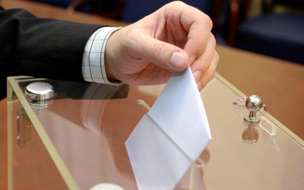 Αυτά είναι τα 46 κόμματα που κατέθεσαν αιτήσεις για συμμετοχή στις ευρωεκλογές