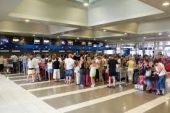 Με διψήφιους ρυθμούς "τρέχουν" οι τουριστικές αφίξεις