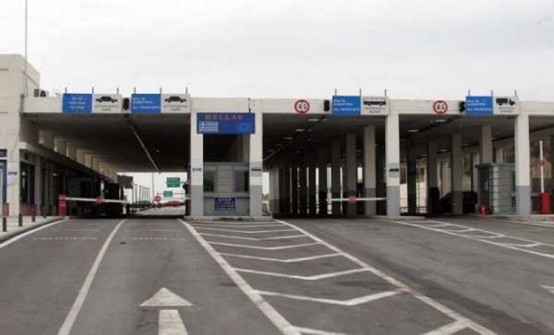 Τελωνείο Πειραιά: Κοντραμπάντο τσιγάρων με "καμουφλάζ" επίπλων