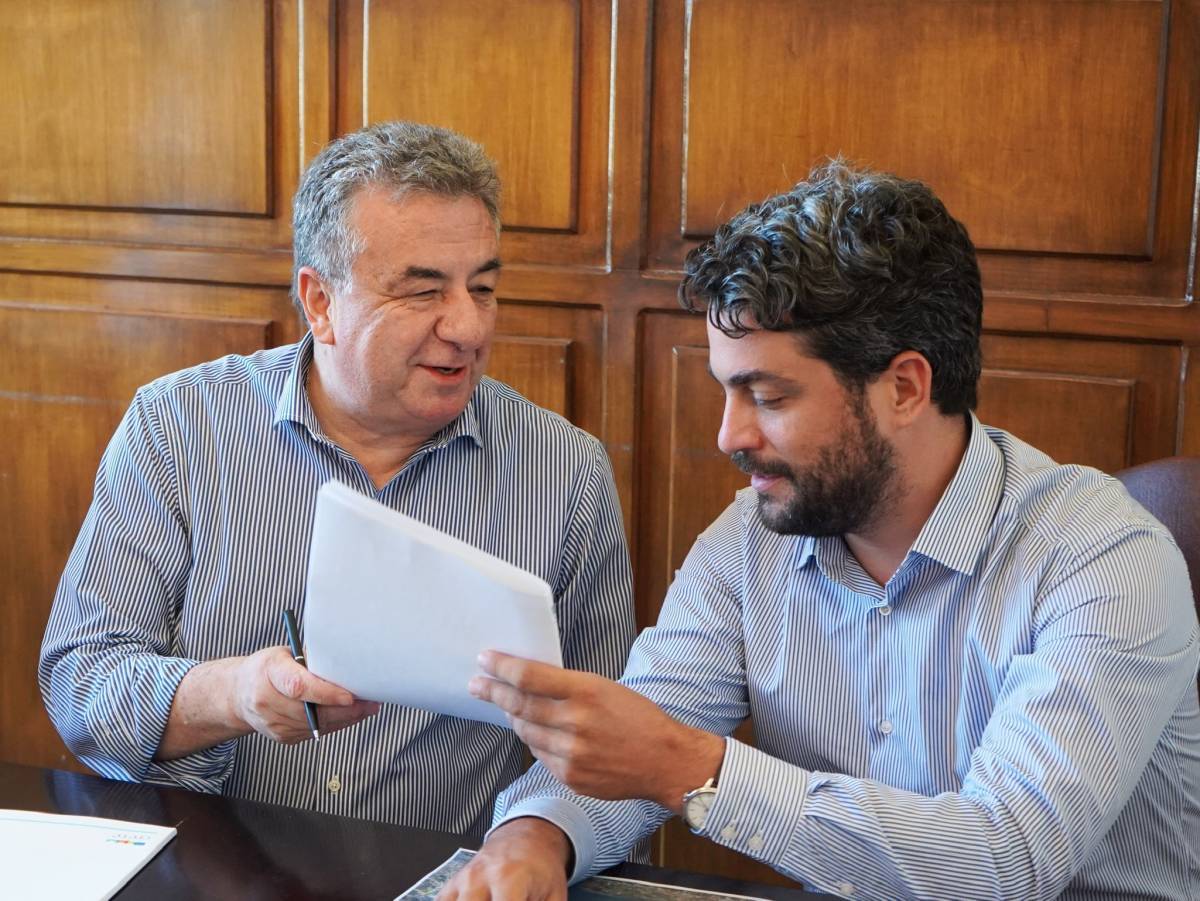 Ο Αρναουτάκης υπέγραψε τη σύμβαση για την ανάπλαση του Δημοτικού Κήπου Χανίων