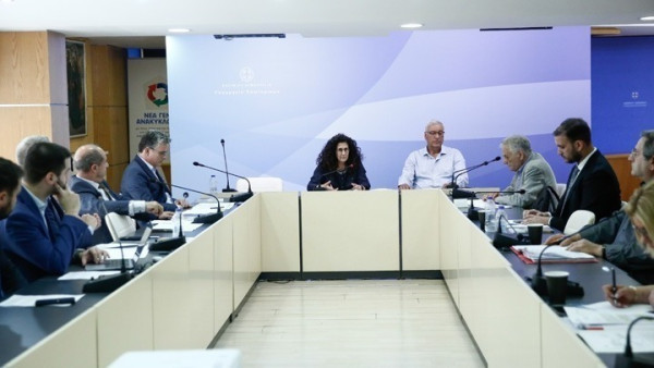 Διακομματική: Ραδιοτηλεοπτικός χρόνος και εκλογική χρηματοδότηση στο επίκεντρο