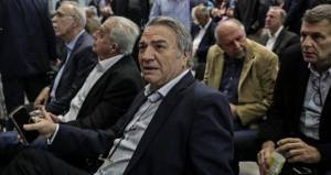Αριστεροί μέχρι θανάτου, που κοροϊδεύονται μεταξύ τους...