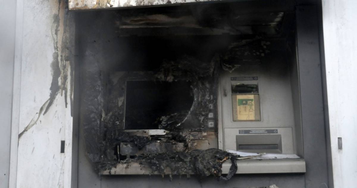 Παιανία: Ανατίναξαν ΑΤΜ και πήραν τα χρήματα