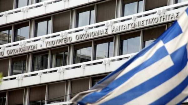Ελεύθεροι επαγγελματίες και ηλεκτρονικές συναλλαγές «σπαζοκεφαλιά» για το υπουργείο Οικονομικών