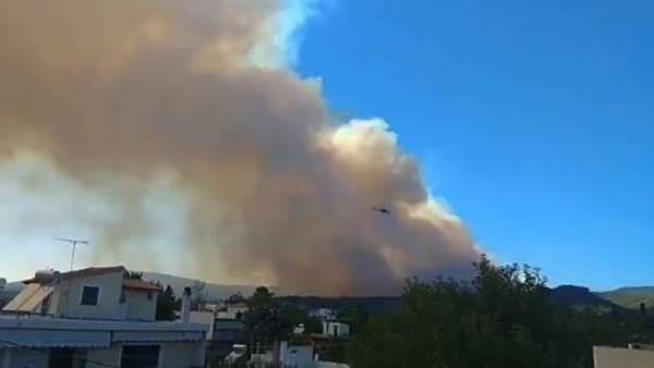 Εντολή εκκένωσης και τρίτου χωριού στην Εύβοια