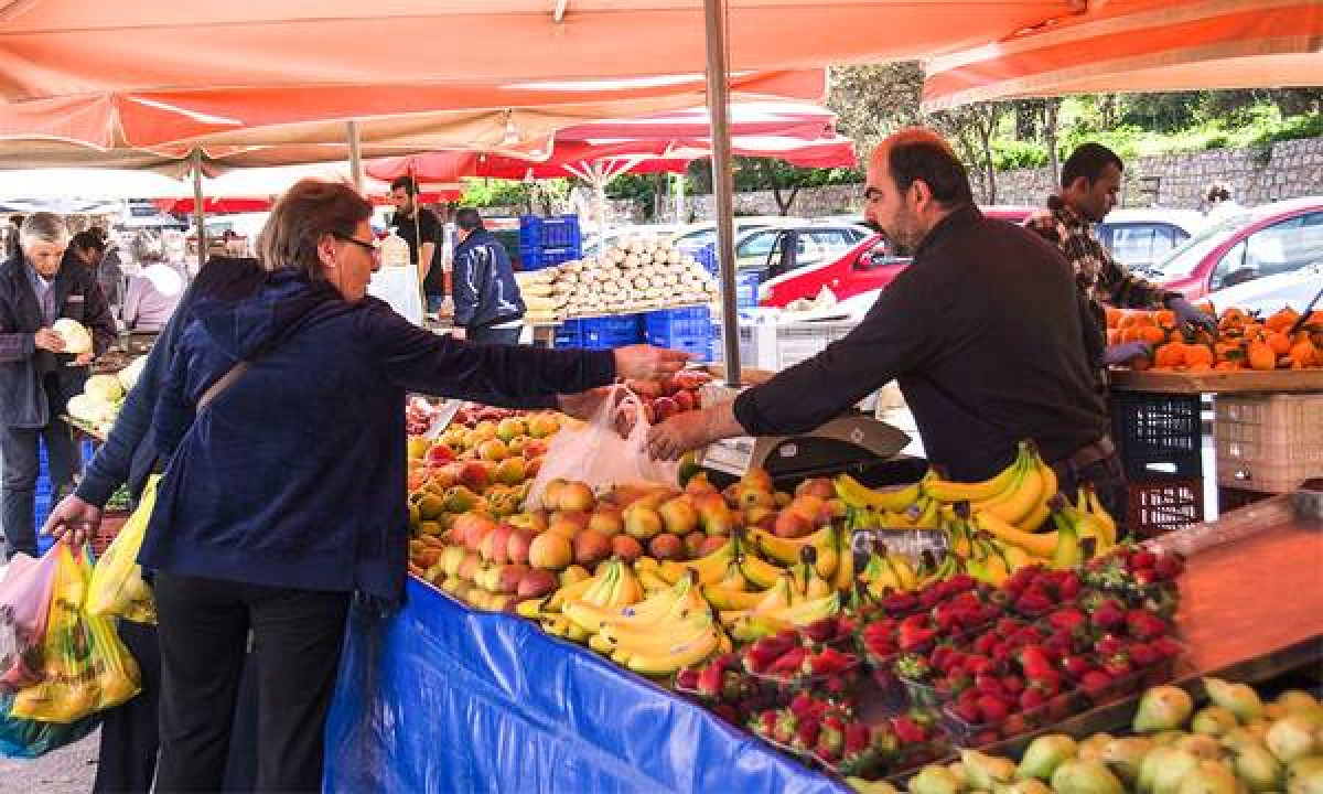 Πρεμιέρα για τα… υποχρεωτικά POS στις λαϊκές αγορές