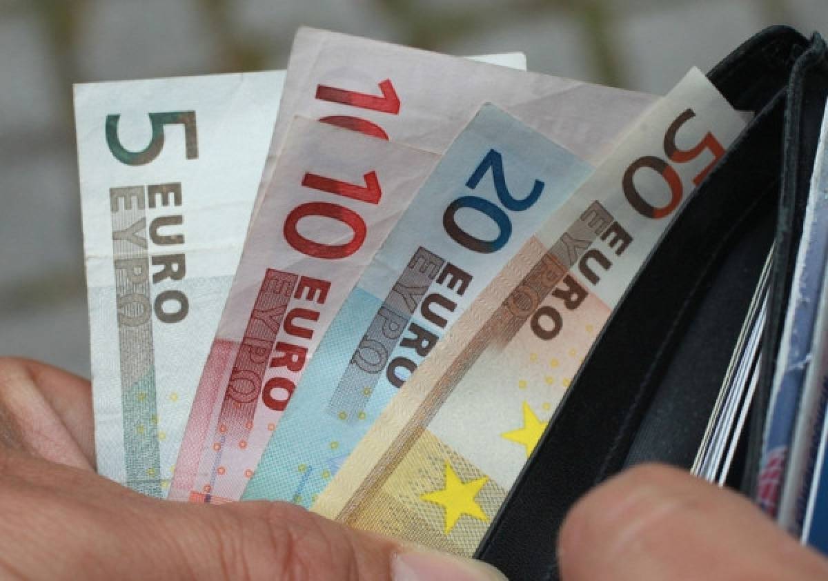 Από βδομάδα η καταβολή του κοινωνικού μερίσματος- Εγκρίθηκαν 266.000 αιτήσεις