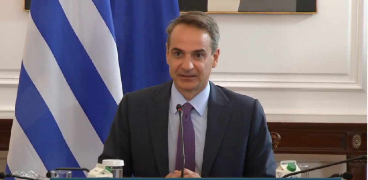 Μητσοτάκης: Επίθεση στους «πυροσβέστες της ξαπλώστρας»- «Αναχώματα» στην ενέργεια