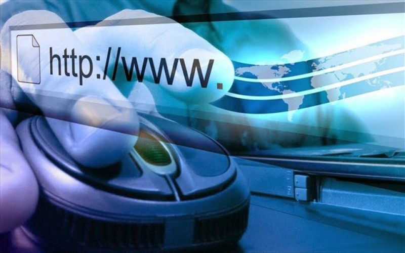 Οι Έλληνες "μαθαίνουν" να ψωνίζουν online, αλλά ένας στους τρεις δεν έχει χρησιμοποιήσει ποτέ υπολογιστή ή Internet