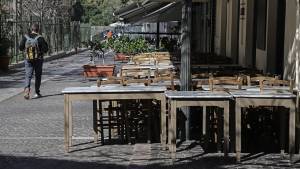 Εστίαση: Καμπανάκι κινδύνου για την επιβίωση χιλιάδων επιχειρήσεων