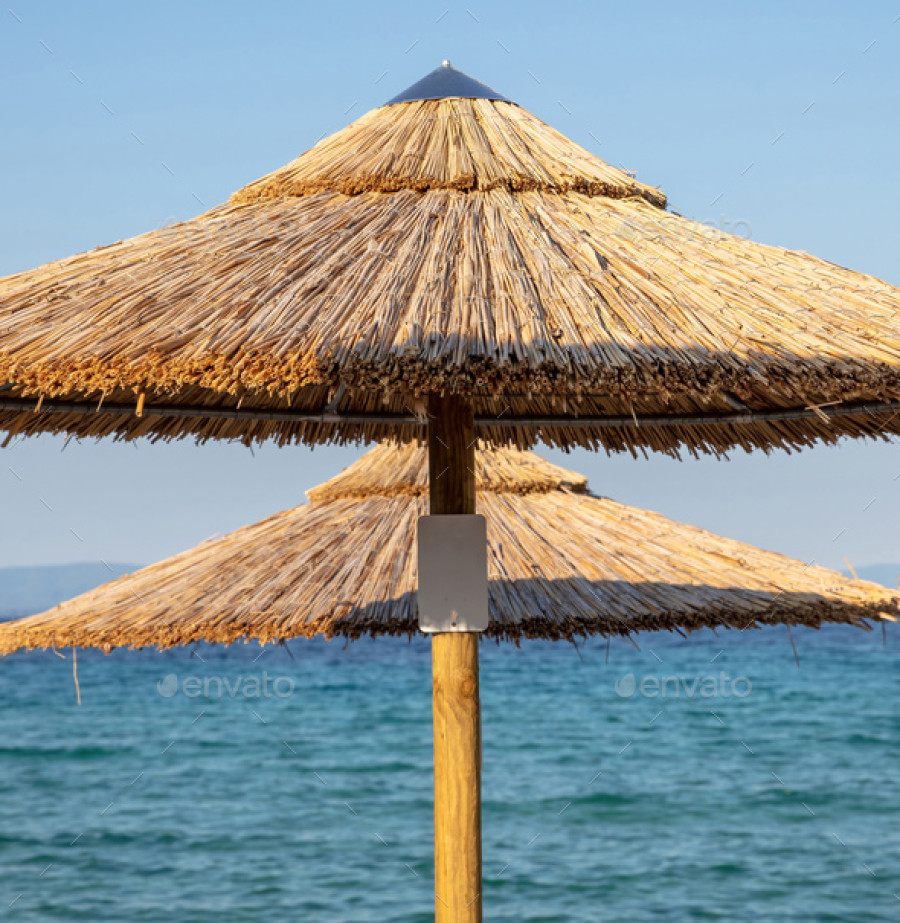 Λύση “ομπρέλα” για τις ξαπλώστρες