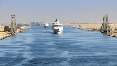 Σουέζ: Συνεργασία διαχειριστή-ναυτιλιακών για περιορισμό του αντίκτυπου των Χούθι