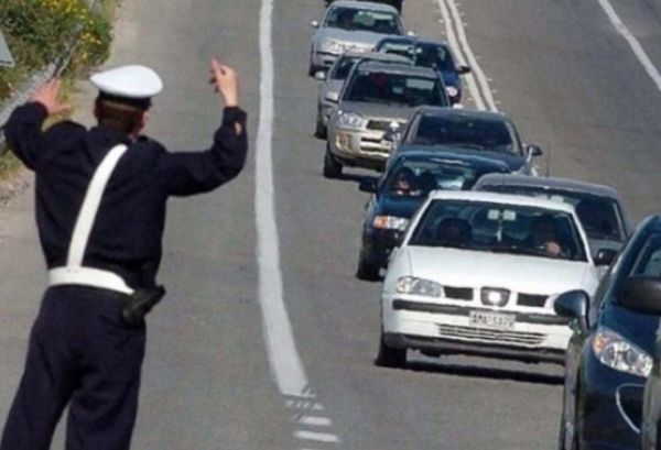 Επί ποδός η Τροχαία για την "έξοδο" των Χριστουγέννων