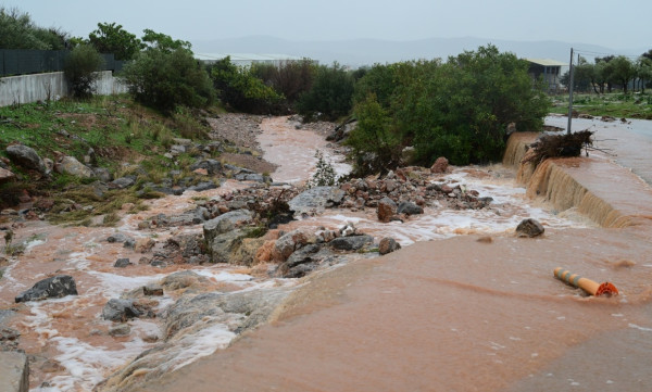 Πρωτοφανής όγκος νερού σε όλη την Ελλάδα – Γιατί πλημμύρισε ξανά η Μάνδρα
