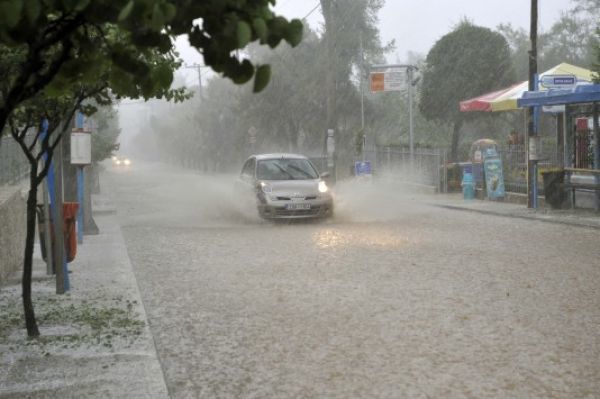 Κακοκαιρία: Και τρίτο πτώμα στη Κηφισιά από τις φονικές καταιγίδες