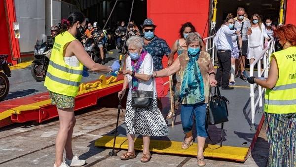 Σχεδόν 800 δειγματοληπτικά τεστ κορονοϊού στα λιμάνια Πειραιά και Ραφήνας