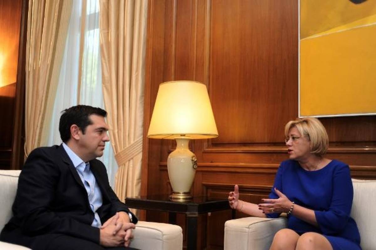 Συνάντηση Τσίπρα-Κρέτσου το μεσημέρι