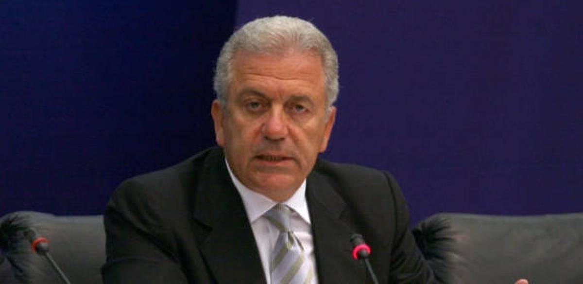Αβραμόπουλος:Στην Αθήνα για διυπουργική συνάντηση με τις ελληνικές αρχές