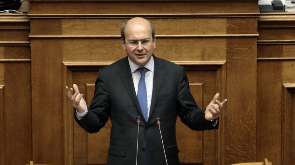 Δέκα δεσμεύσεις προς εργαζόμενους και συνταξιούχους για το 2023