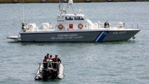Λέσβος: Νεκρό βρέφος από πρόσκρουση βάρκας με πρόσφυγες σε βράχο