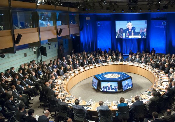ΔΝΤ: Απειλή τα κόκκινα δάνεια για την ευρωζώνη