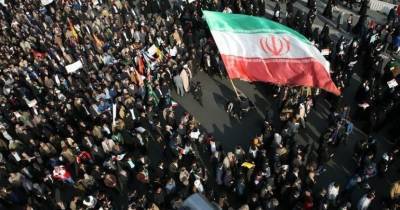 Ιράν: Μαζικές διαδηλώσεις μετά την αύξηση στις τιμές της βενζίνης