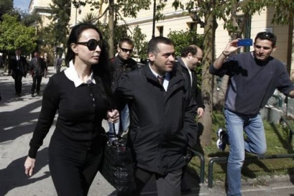 Προφυλακιστέα η σύζυγος του Α. Τσοχατζόπουλου, Βίκη Σταμάτη