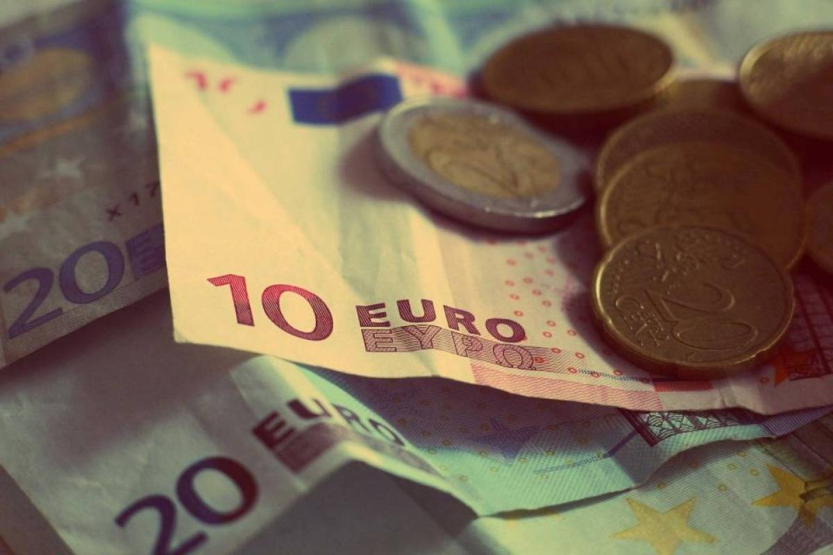 Με εντολή Χουλιαράκη το «μαχαίρι» στις συντάξεις