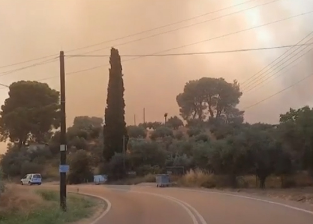 Περιορίστηκε η φωτιά στα Κρέστενα