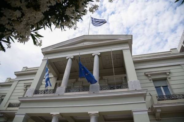 Η επερχόμενη επίσκεψη Λαβρόφ στο επίκεντρο της συνάντησης Βαρβιτσιώτη- Μάσλοφ