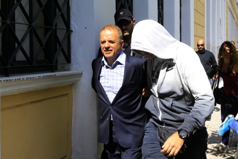 Χωρίς «βραχιολάκι» αλλά με περιοριστικούς όρους ο Λιακουνάκος