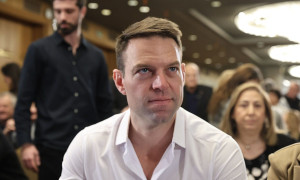 Κασσελάκης: Ο Πρωθυπουργός θέλει μόνο να αγοράσει λίγο χρόνο ησυχίας