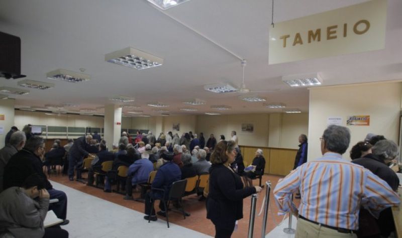 Αξιωματούχοι ευρωζώνης: "Αποδεκτό" το ευρύτερο πλαίσιο του ασφαλιστικού