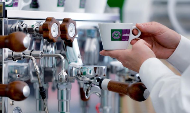 H LAVAZZA χτυπά ένα επιτυχές σερβίς στα πρωταθλήματα του Wimbleton με νέα τριετή χορηγία
