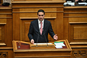 Κατρίνης: Σε ρήξη με τους στρατιωτικούς και με τη διαφάνεια στο SAFE το Υπ. Άμυνας