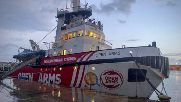 Το Open Arms ξεφορτώνει 200 τόνους τρόφιμα στη Γάζα