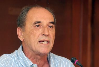 Στο Μπακού ο Σταθάκης για τον ΤΑΡ