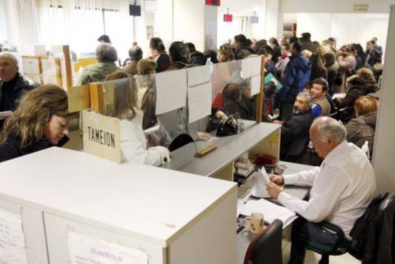 «Τρύπα» 8 δισ. ευρώ απειλεί τα ασφαλιστικά ταμεία