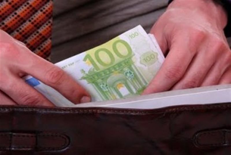 «Δεν επιδιώκουμε μείωση του κατώτατου μισθού» λέει ο ΣΕΒ