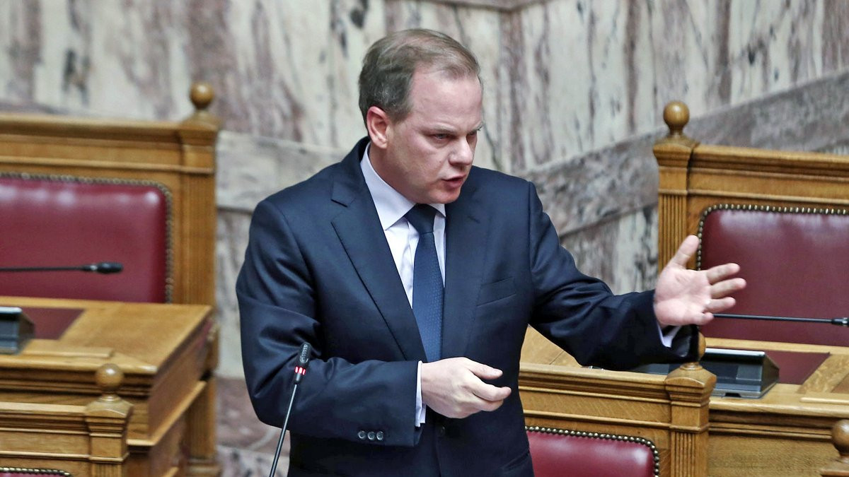 Τέμπη: Στην Επιτροπή Θεσμών και Διαφάνειας ο Καραμανλής- Δείτε live