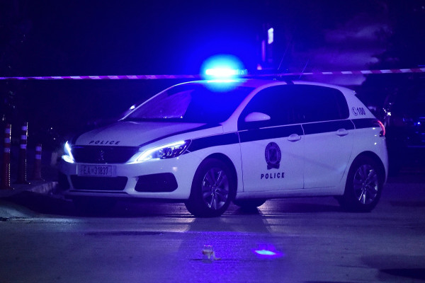 Ελληνικό: Μαχαίρωσαν 17χρονο για να τον ληστέψουν